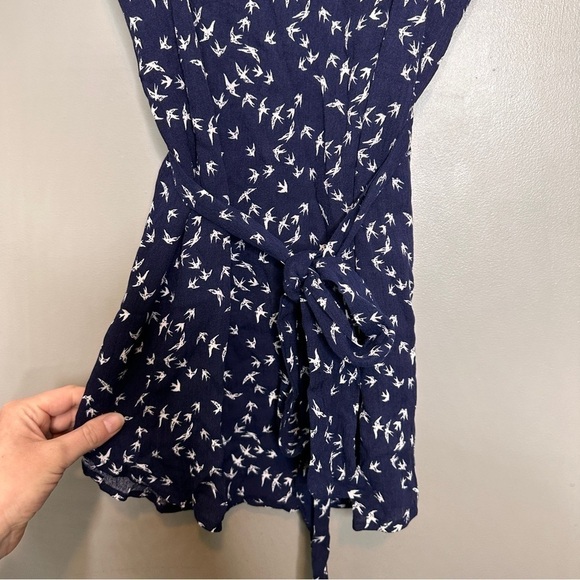 NWT Le Lis Collection Print belted Maternity blouse - Picture 9 of 9